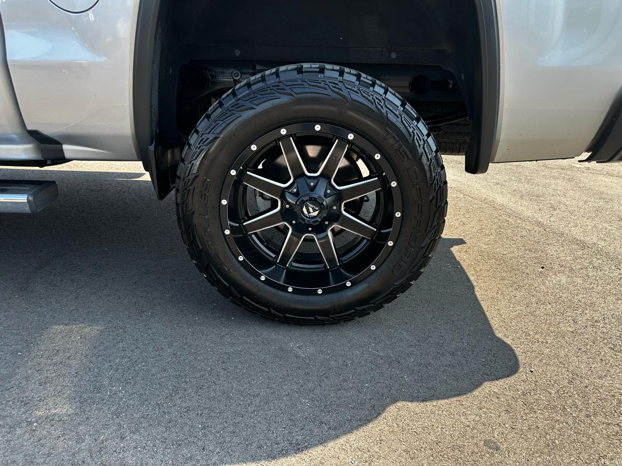 GMC Sierra 1500 4WD Crew Cab 143.5" SLT 2018