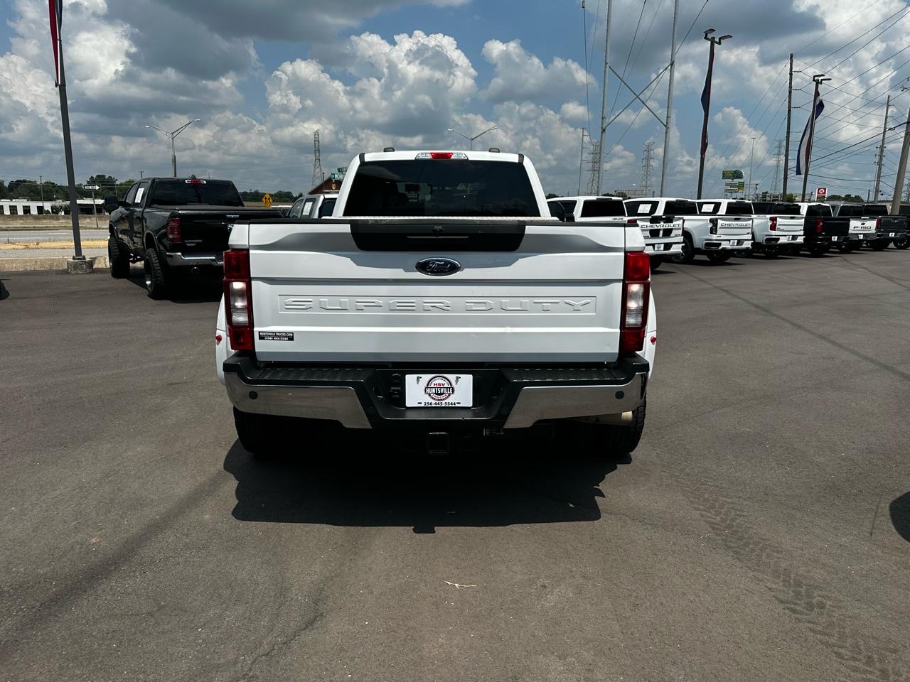 Ford Super Duty F-350 DRW Crew Cab 172" XLT 2022
