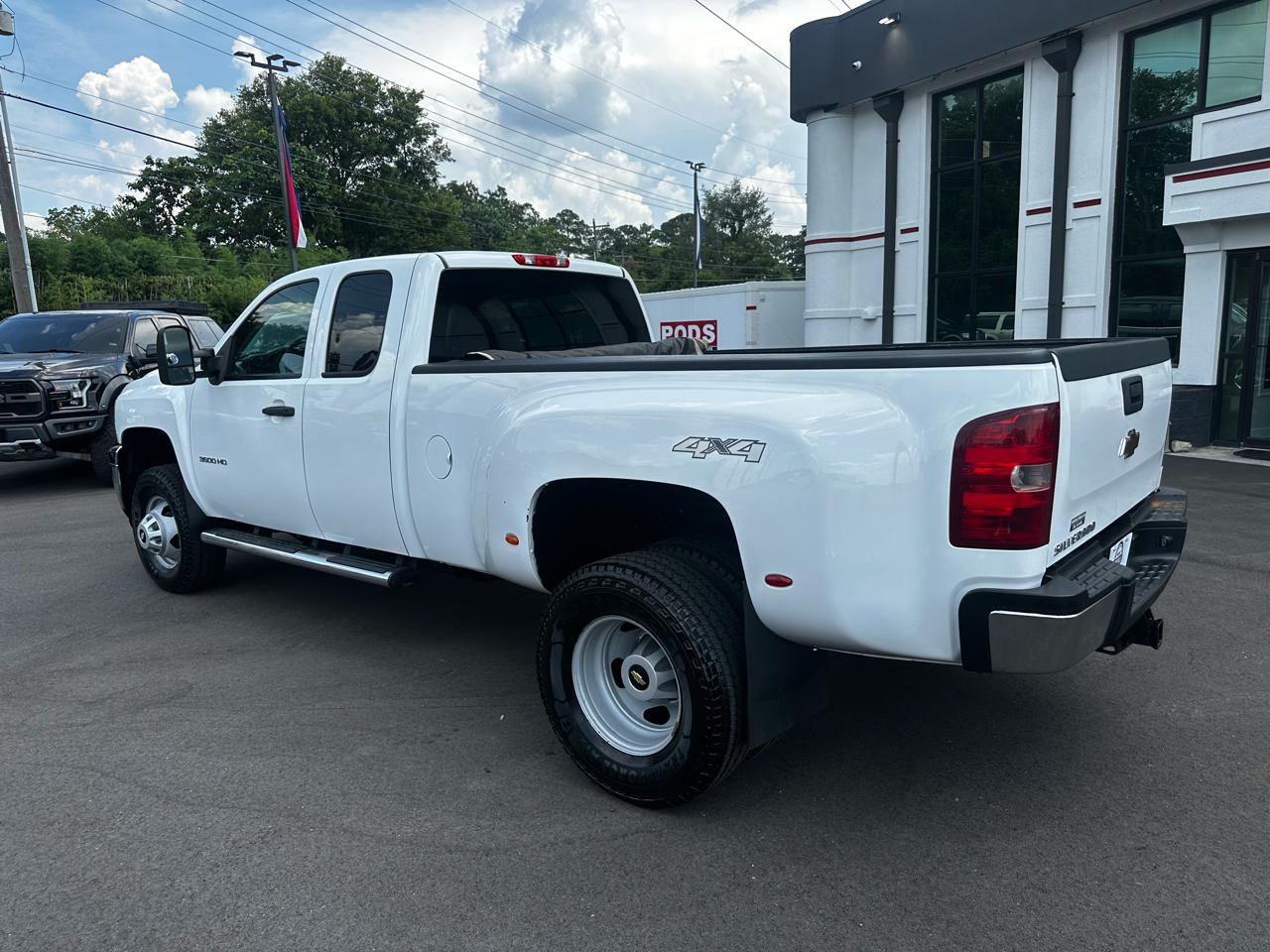 Chevrolet Silverado 3500HD 4WD Ext Cab 158.2" DRW Work Truck 2011