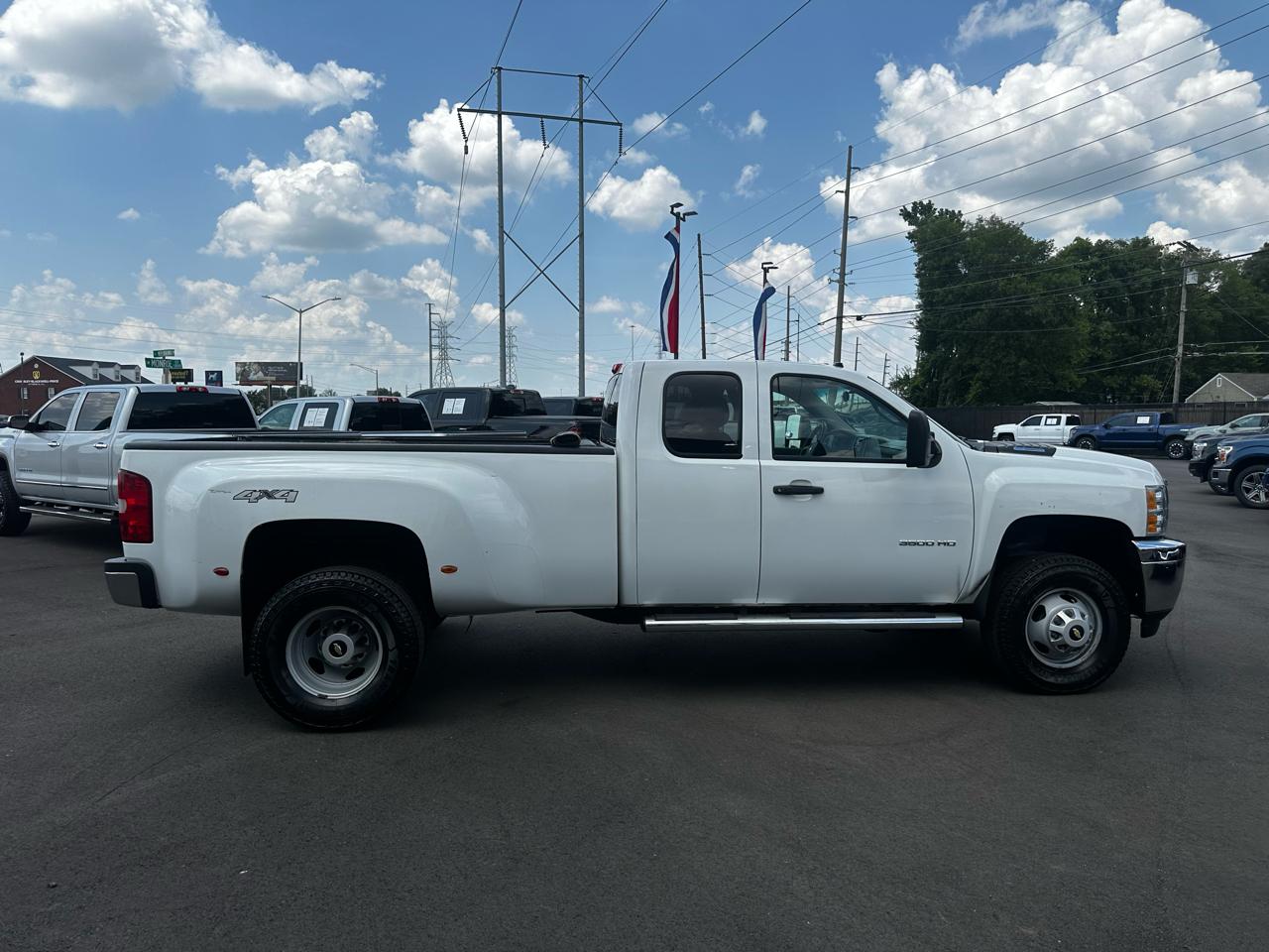 Chevrolet Silverado 3500HD 4WD Ext Cab 158.2" DRW Work Truck 2011