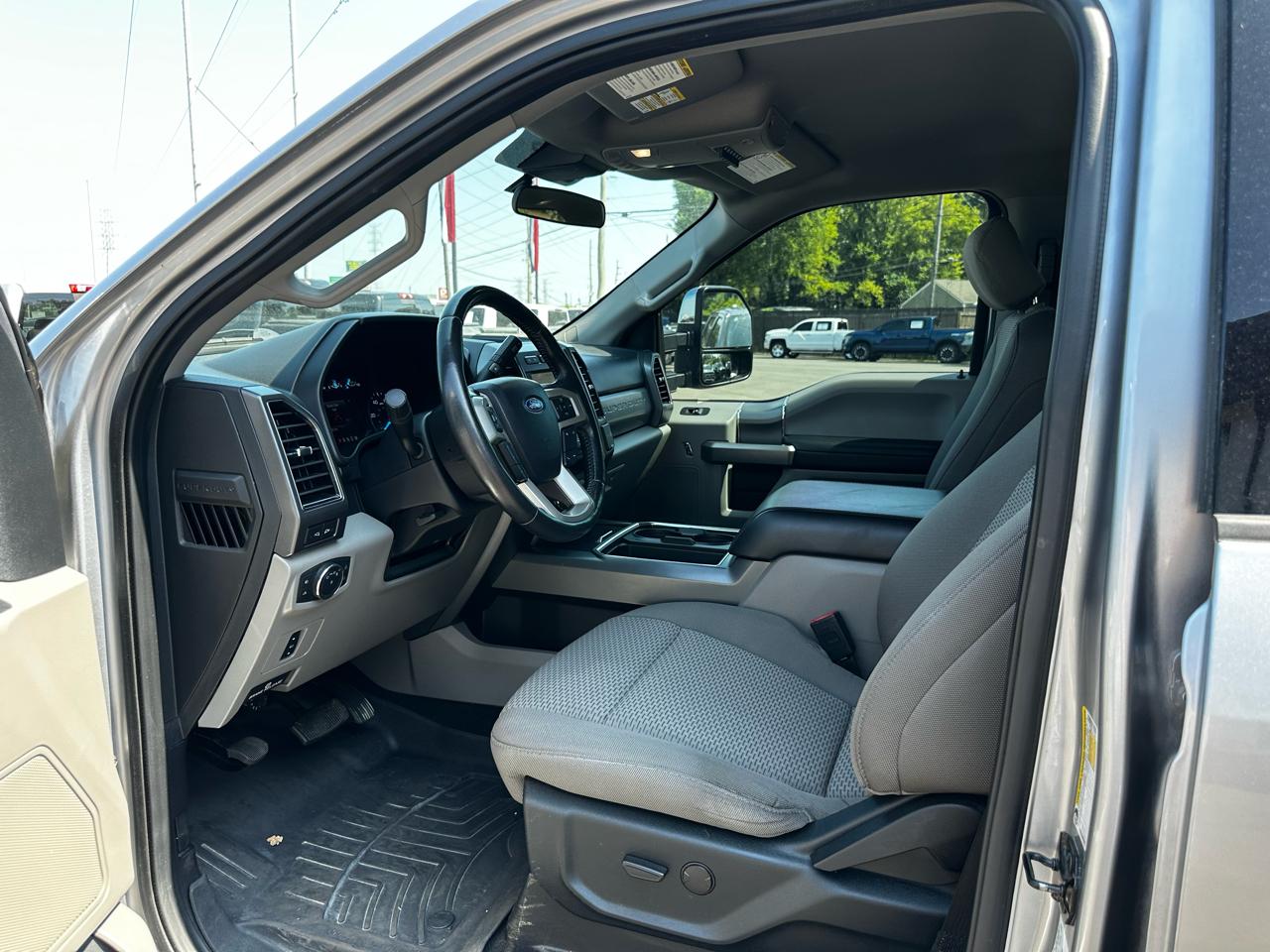 Ford Super Duty F-250 SRW 4WD Reg Cab 137" XLT 2020