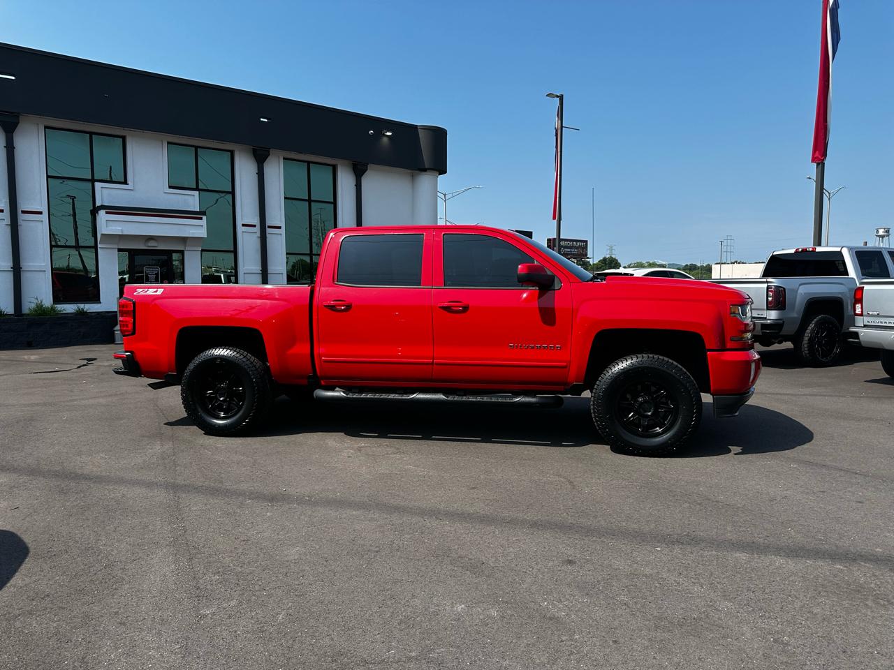 Chevrolet Silverado 1500 4WD Crew Cab 143.5" LT w/2LT 2017
