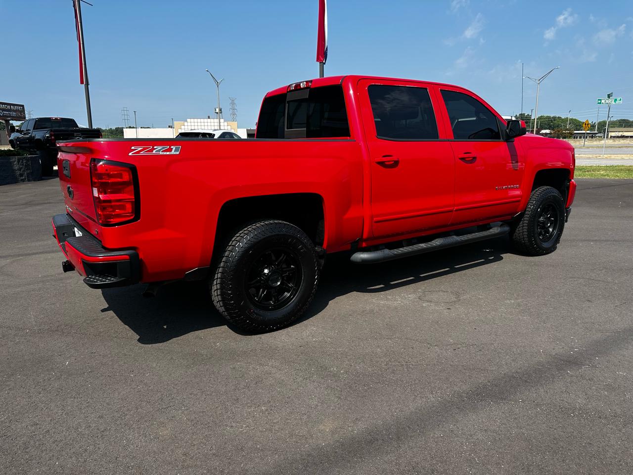 Chevrolet Silverado 1500 4WD Crew Cab 143.5" LT w/2LT 2017