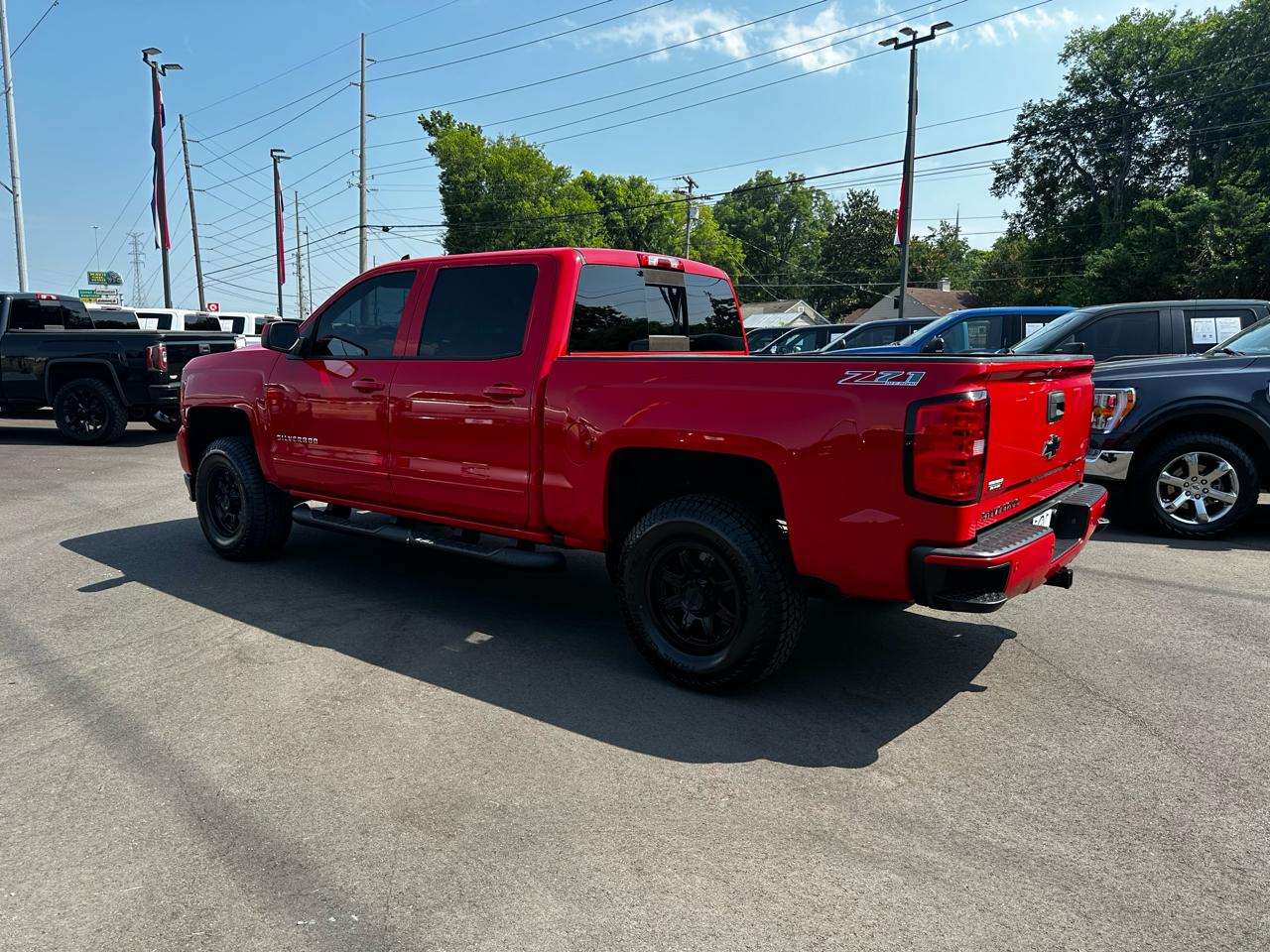Chevrolet Silverado 1500 4WD Crew Cab 143.5" LT w/2LT 2017