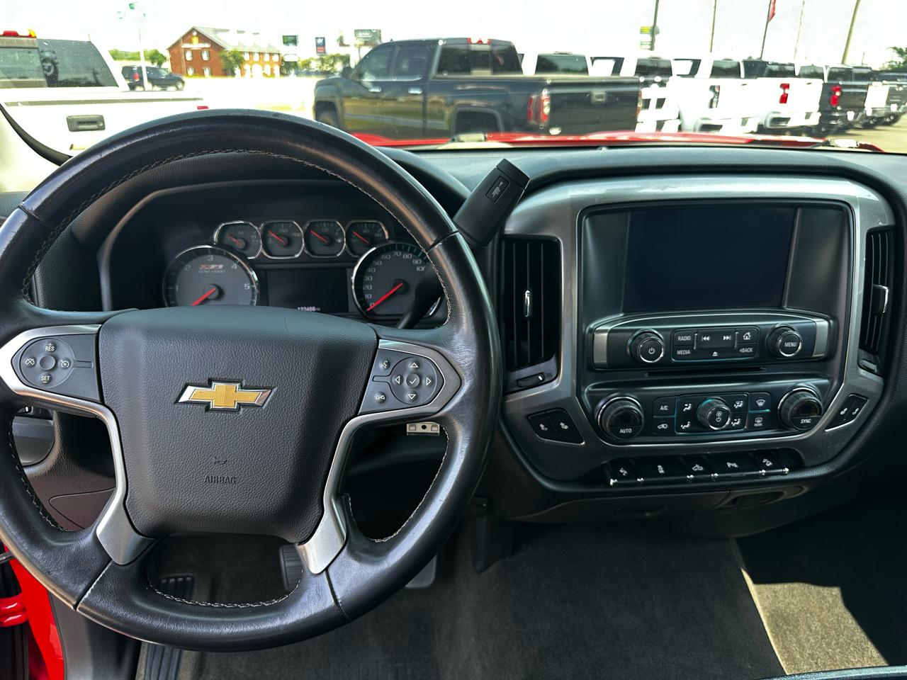 Chevrolet Silverado 1500 4WD Crew Cab 143.5" LT w/2LT 2017