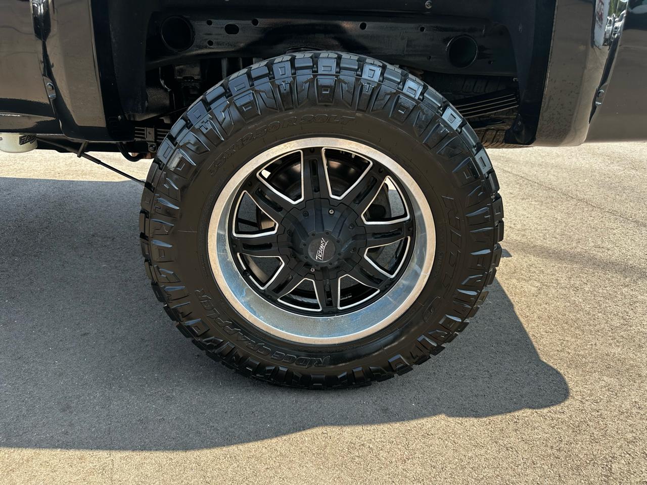Chevrolet Silverado 2500HD Built After Aug 14 4WD Crew Cab 153.7" LTZ 2015