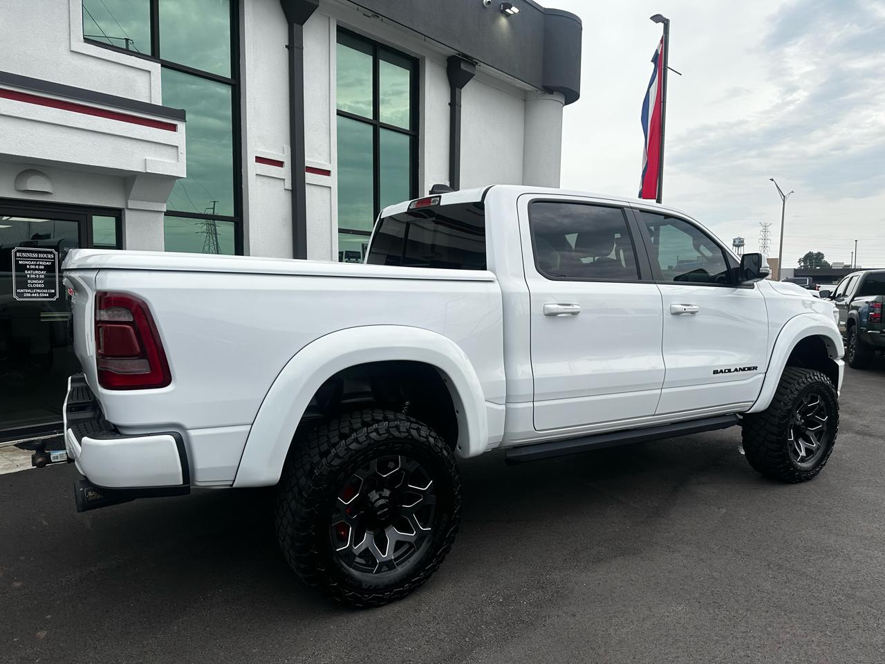 RAM 1500 Laramie 4x4 Crew Cab 5'7" Box 2022