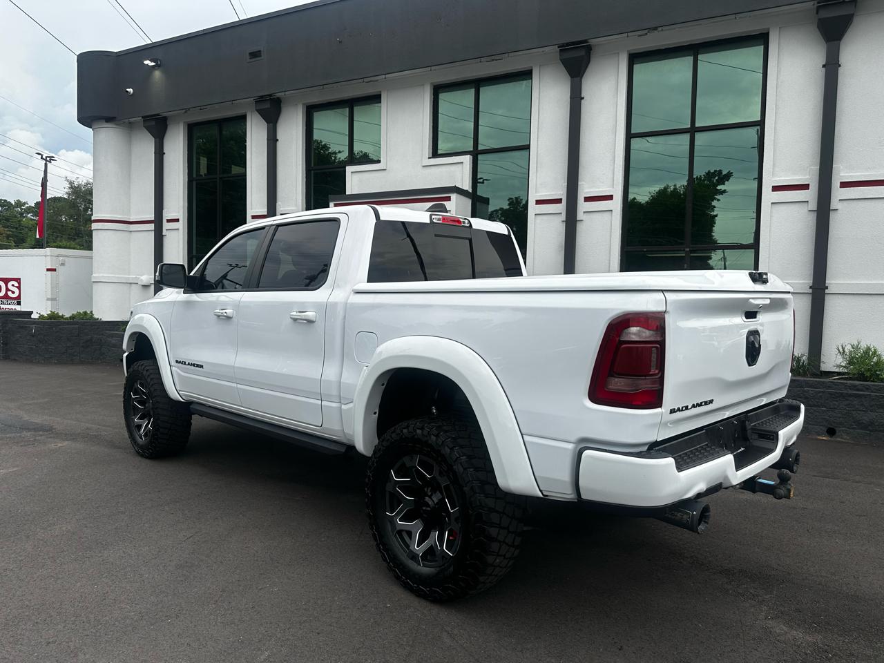 RAM 1500 Laramie 4x4 Crew Cab 5'7" Box 2022