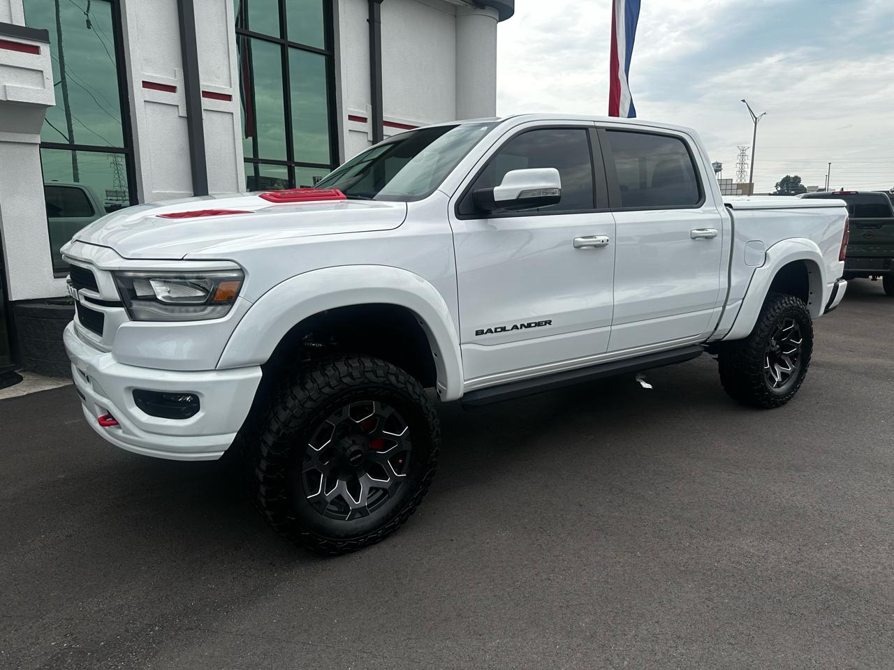 RAM 1500 Laramie 4x4 Crew Cab 5'7" Box 2022