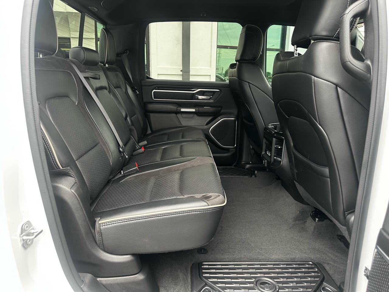 RAM 1500 Laramie 4x4 Crew Cab 5'7" Box 2022