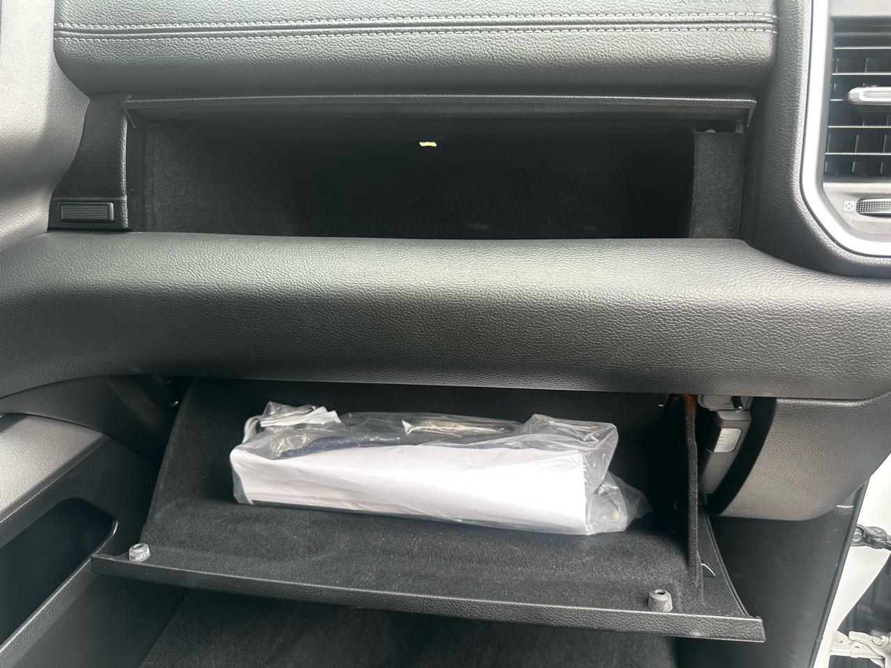 RAM 1500 Laramie 4x4 Crew Cab 5'7" Box 2022