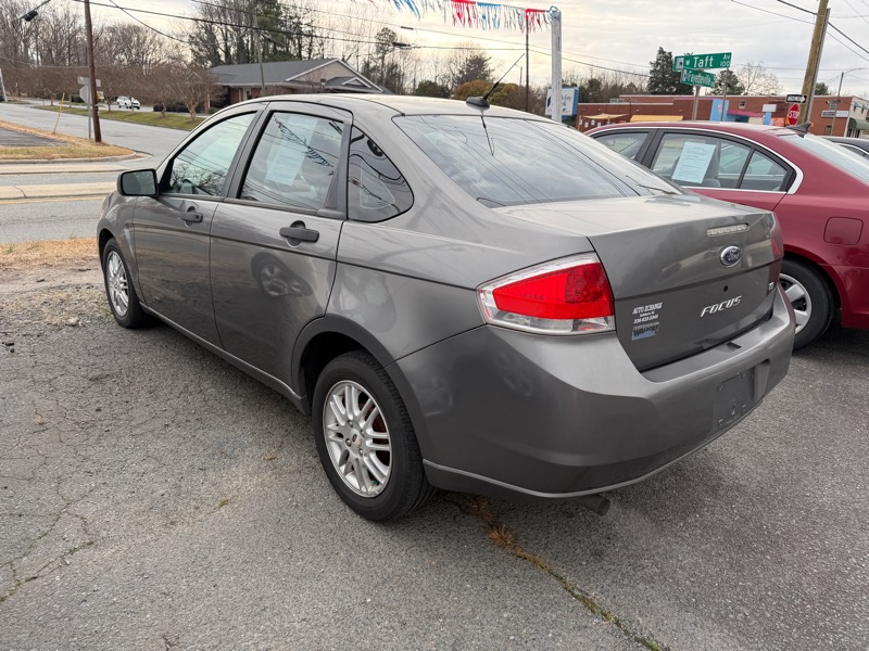 Ford Focus SE Sedan 2009