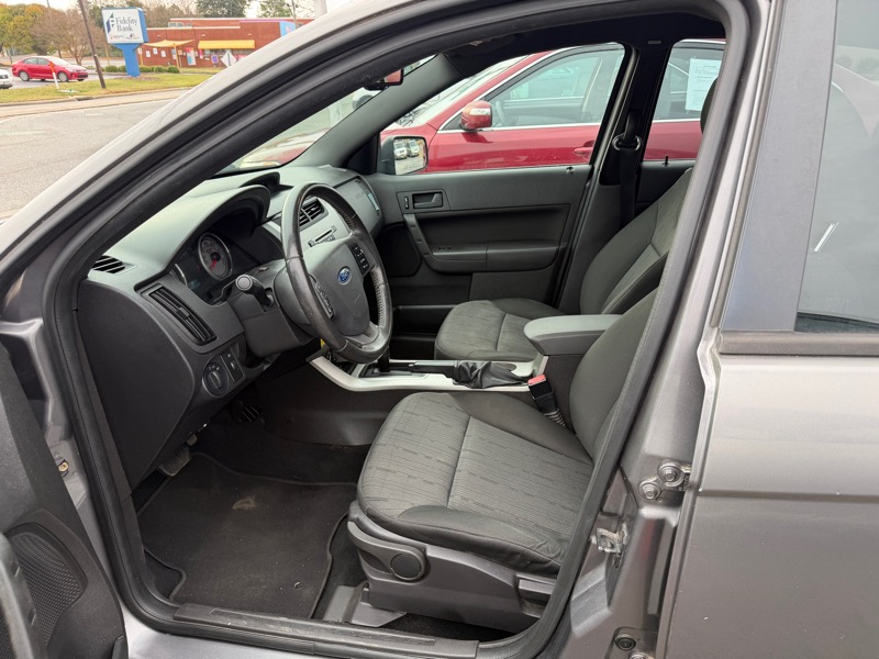 Ford Focus SE Sedan 2009