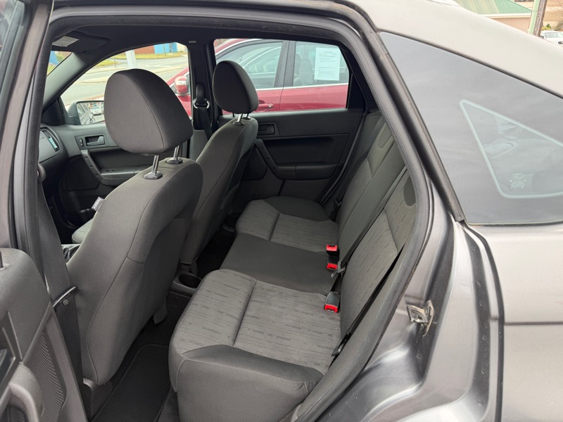 Ford Focus SE Sedan 2009