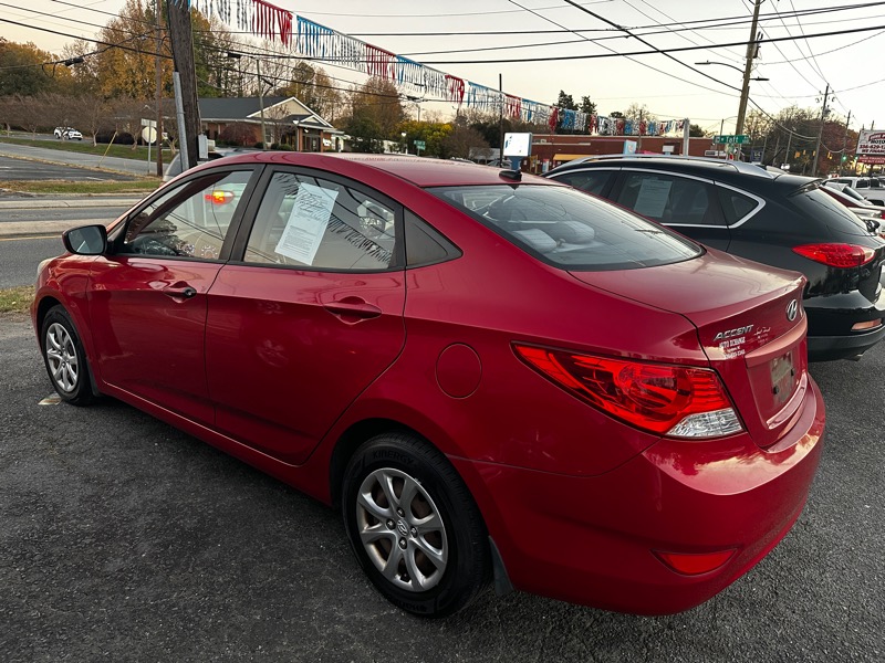 Hyundai Accent GLS 4-Door 2012