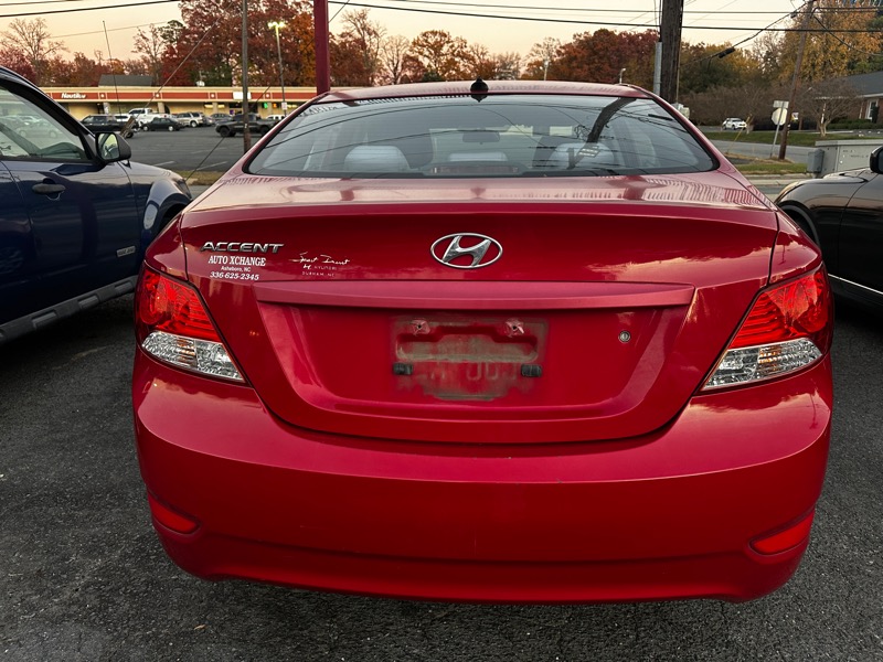 Hyundai Accent GLS 4-Door 2012