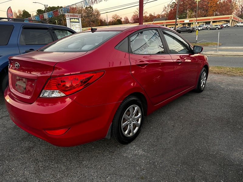 Hyundai Accent GLS 4-Door 2012