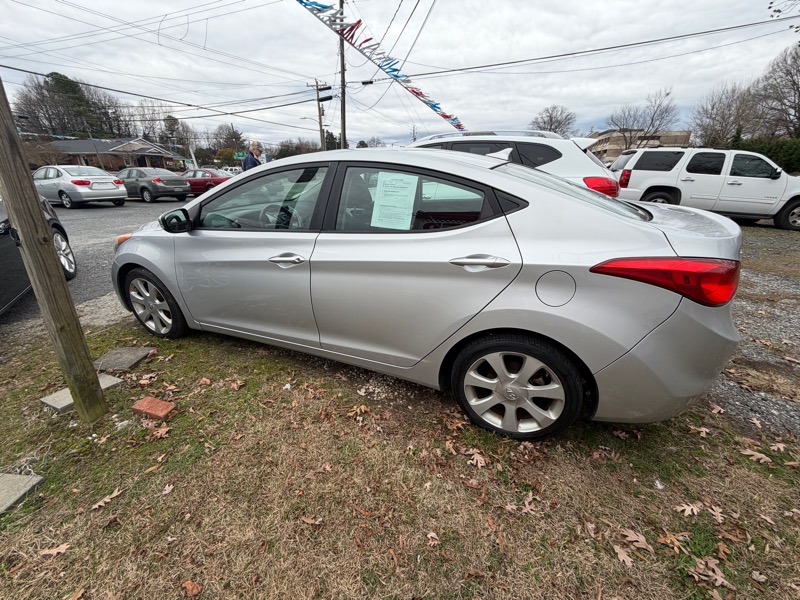 Hyundai Elantra GLS M/T 2013