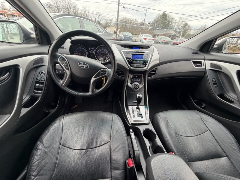 Hyundai Elantra GLS M/T 2013