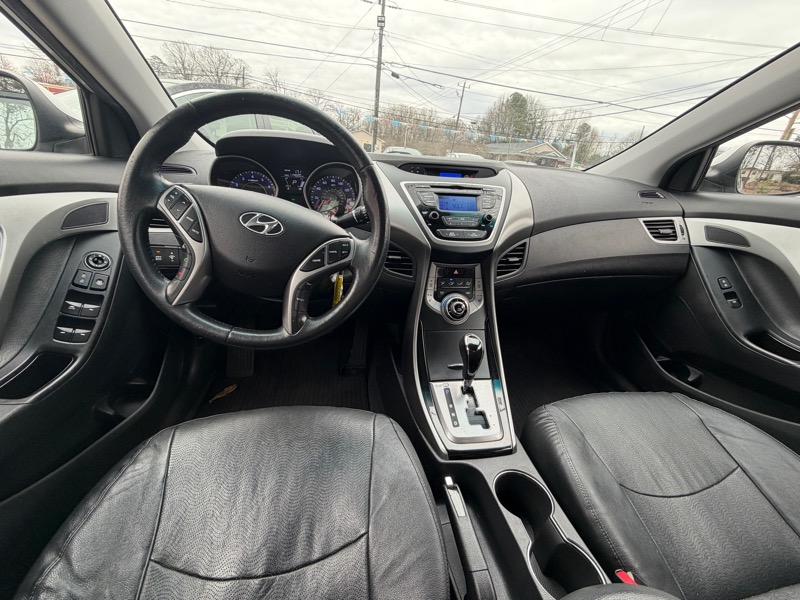 Hyundai Elantra GLS M/T 2013