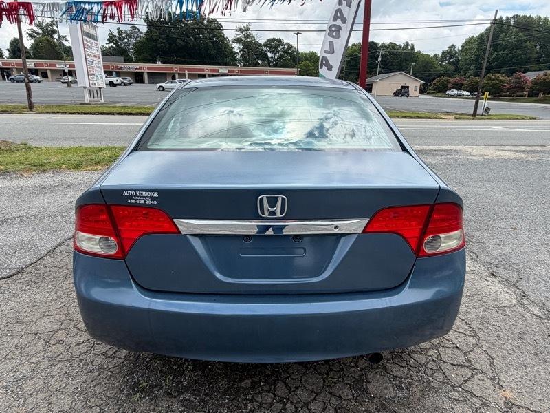 Honda Civic LX Sedan 5-Speed AT 2009