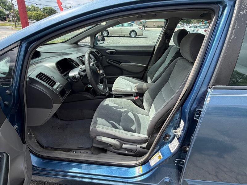 Honda Civic LX Sedan 5-Speed AT 2009