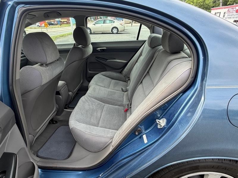Honda Civic LX Sedan 5-Speed AT 2009