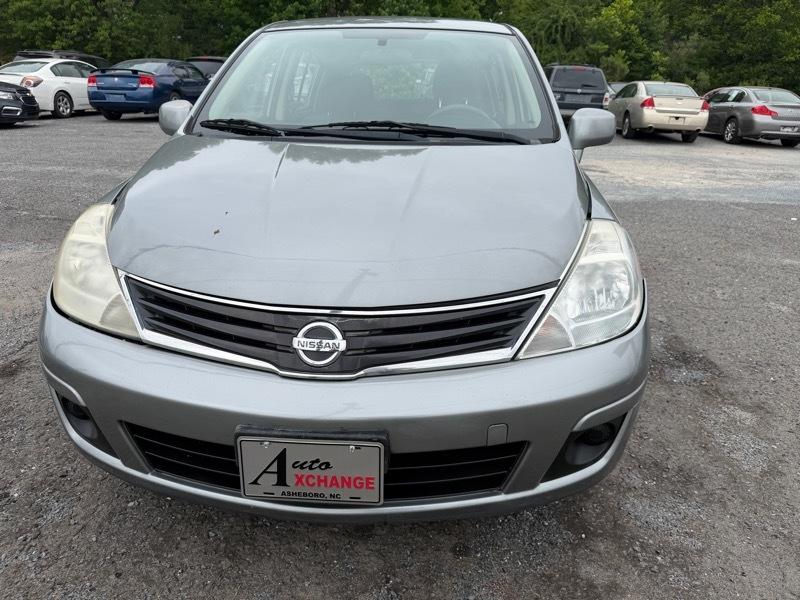 2011 Nissan Versa 1.8 S Hatchback