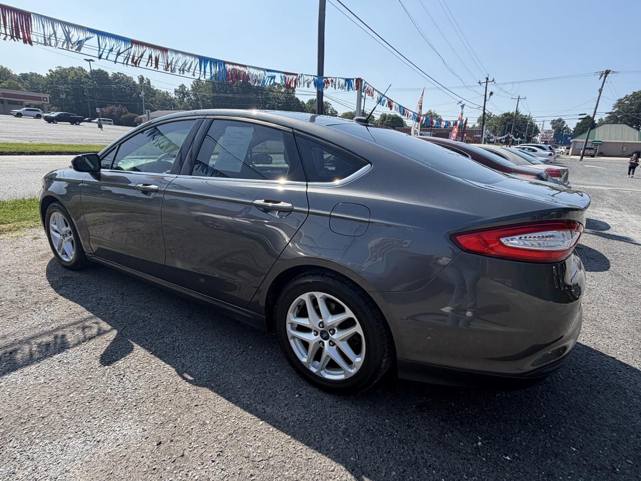 Ford Fusion SE 2015