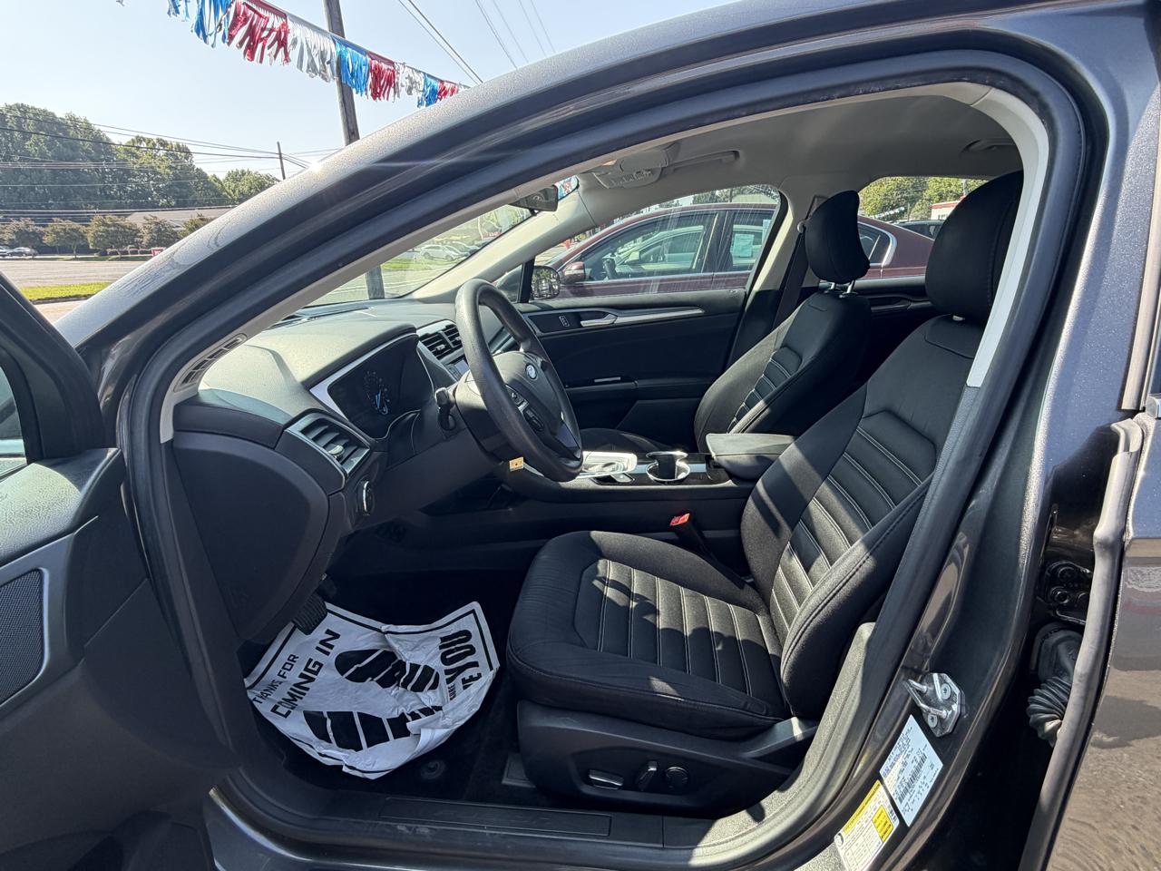 Ford Fusion SE 2015