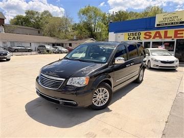 2015 Chrysler Town & Country Limited Platinum
