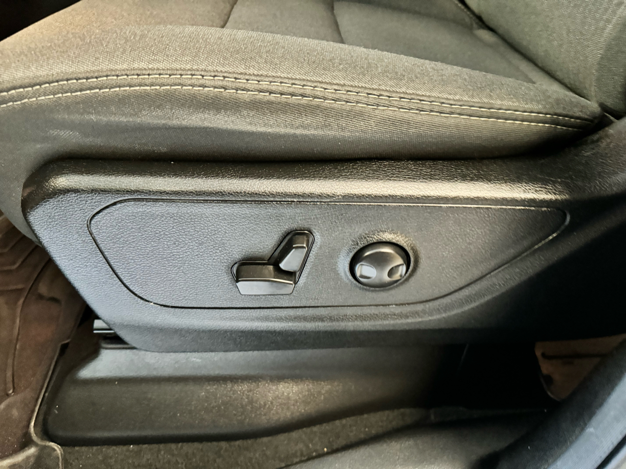 RAM 1500 Big Horn 4x4 Crew Cab 5'7" Box 2023 RAM 1500 Big Horn 4x4 Crew Cab 5'7" Box 2023