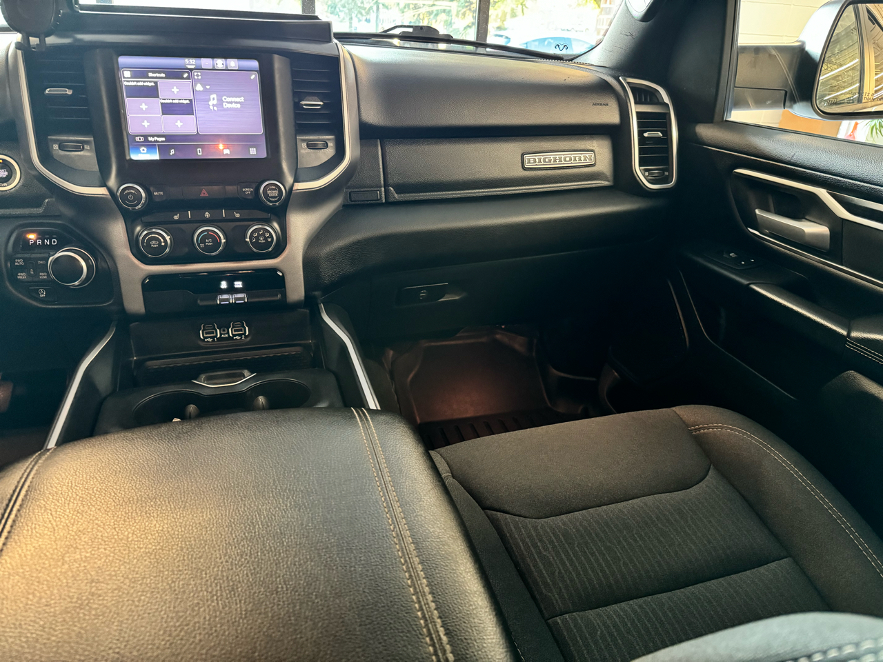 RAM 1500 Big Horn 4x4 Crew Cab 5'7" Box 2023 RAM 1500 Big Horn 4x4 Crew Cab 5'7" Box 2023