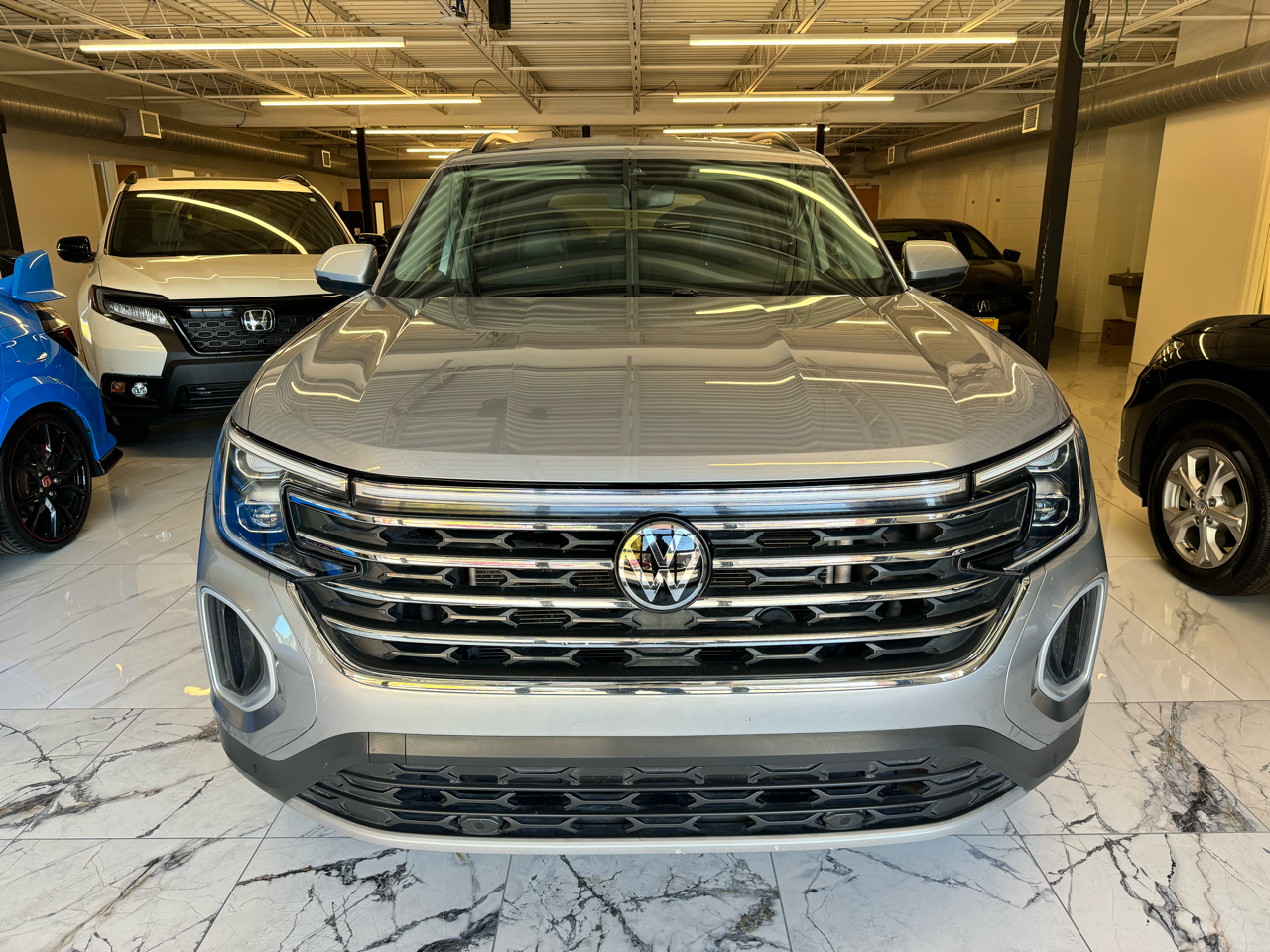 Volkswagen Atlas 2.0T SE w/Technology FWD 2024 Volkswagen Atlas 2.0T SE w/Technology FWD 2024