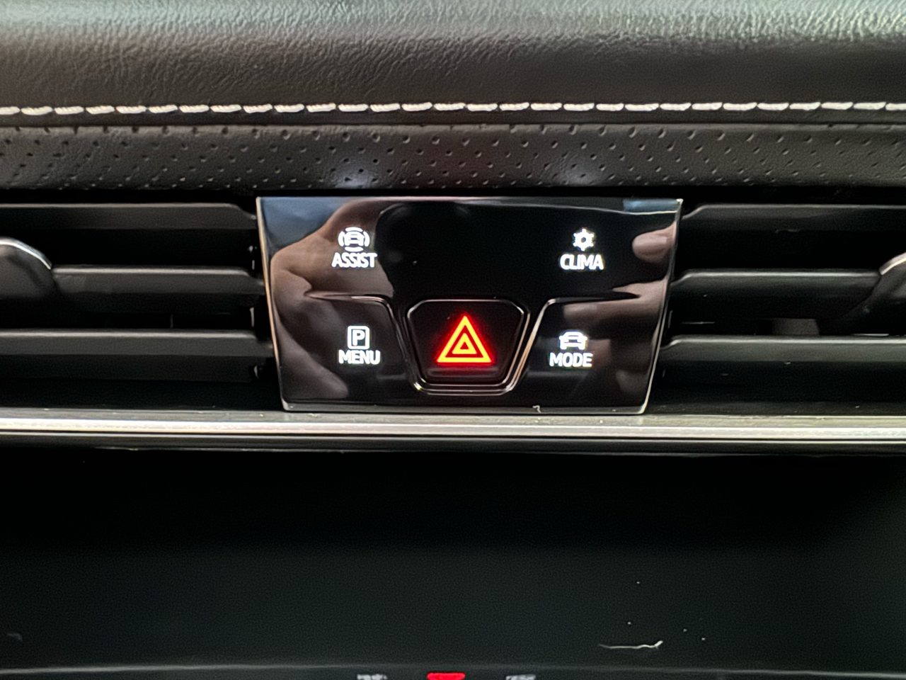 Volkswagen Atlas 2.0T SE w/Technology FWD 2024 Volkswagen Atlas 2.0T SE w/Technology FWD 2024