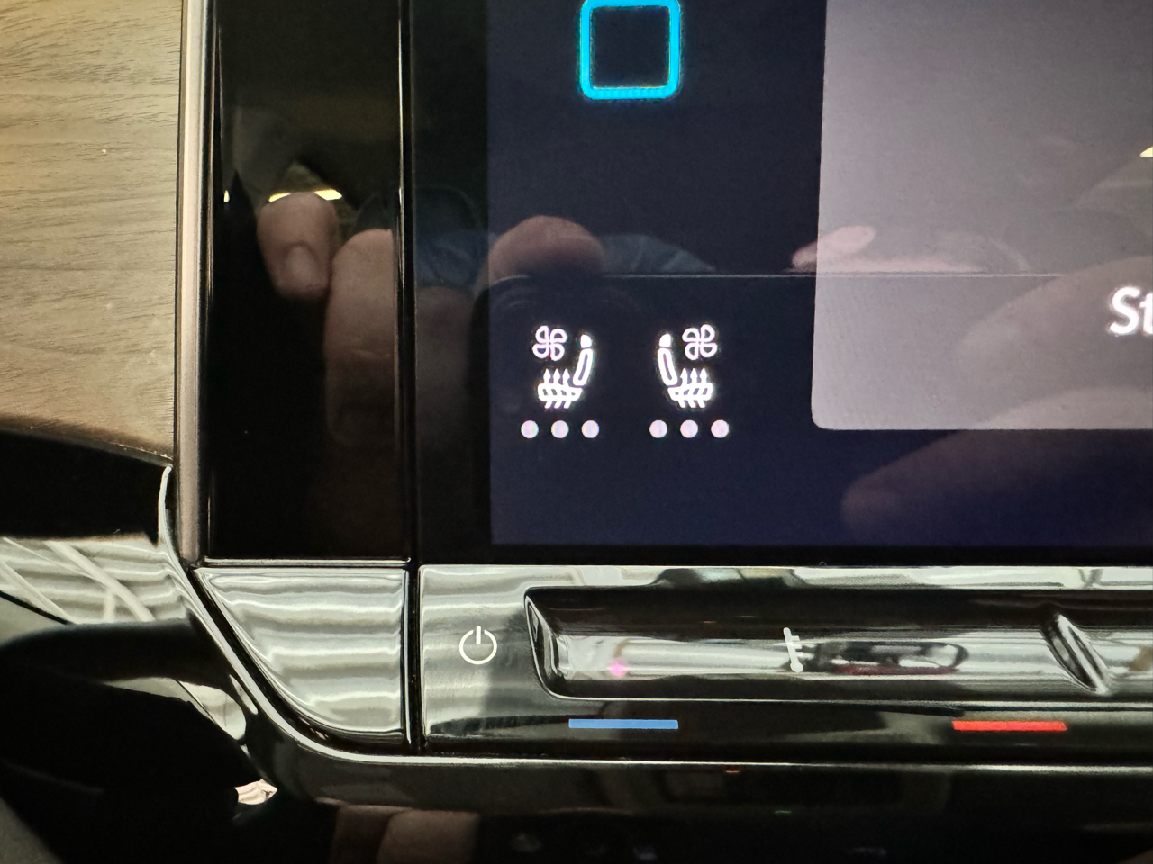 Volkswagen Atlas 2.0T SE w/Technology FWD 2024 Volkswagen Atlas 2.0T SE w/Technology FWD 2024