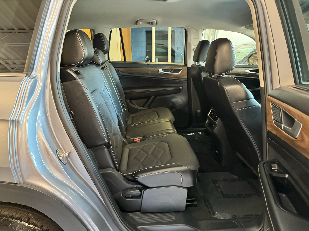 Volkswagen Atlas 2.0T SE w/Technology FWD 2024 Volkswagen Atlas 2.0T SE w/Technology FWD 2024