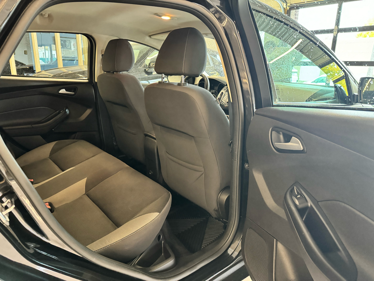 Ford Focus 4dr Sdn SE 2013 Ford Focus 4dr Sdn SE 2013