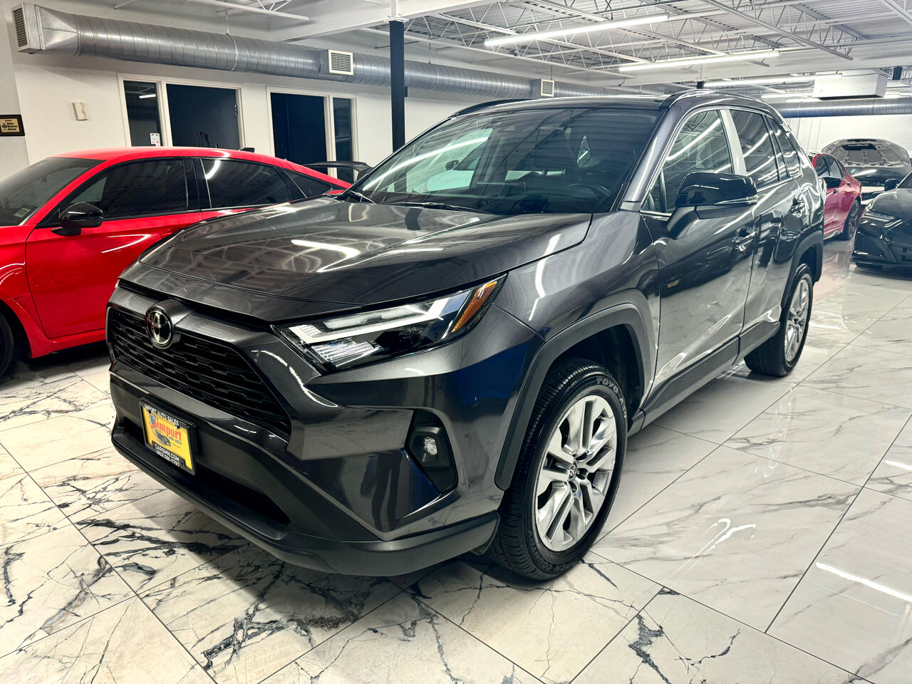 Toyota RAV4 XLE Premium AWD (Natl) 2025