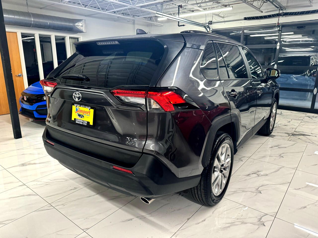 Toyota RAV4 XLE Premium AWD (Natl) 2025