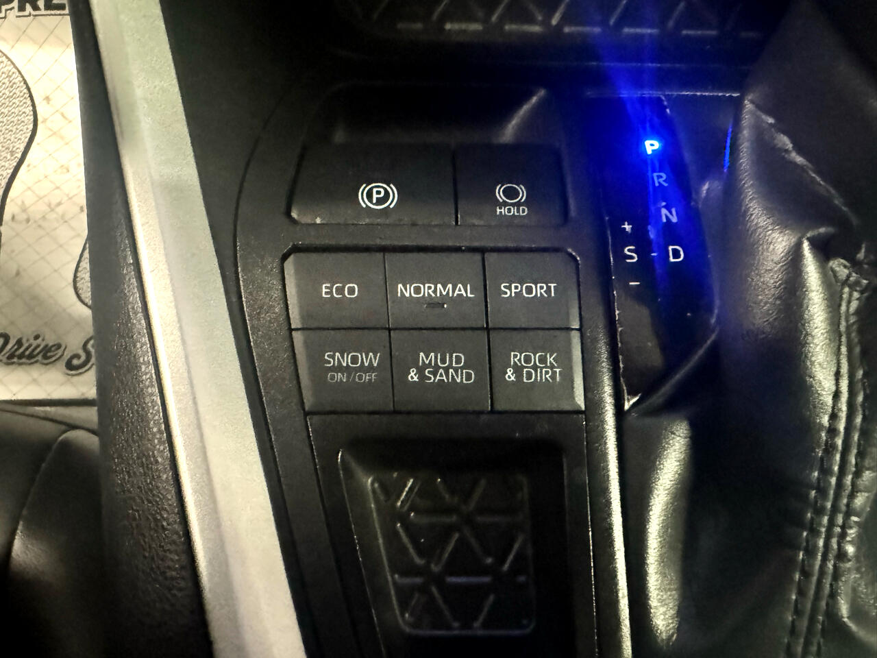 Toyota RAV4 XLE Premium AWD (Natl) 2025