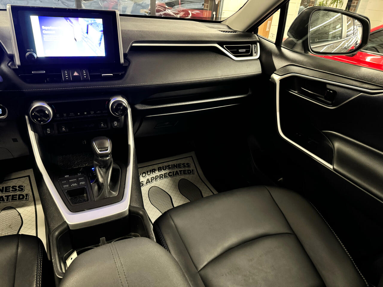 Toyota RAV4 XLE Premium AWD (Natl) 2025