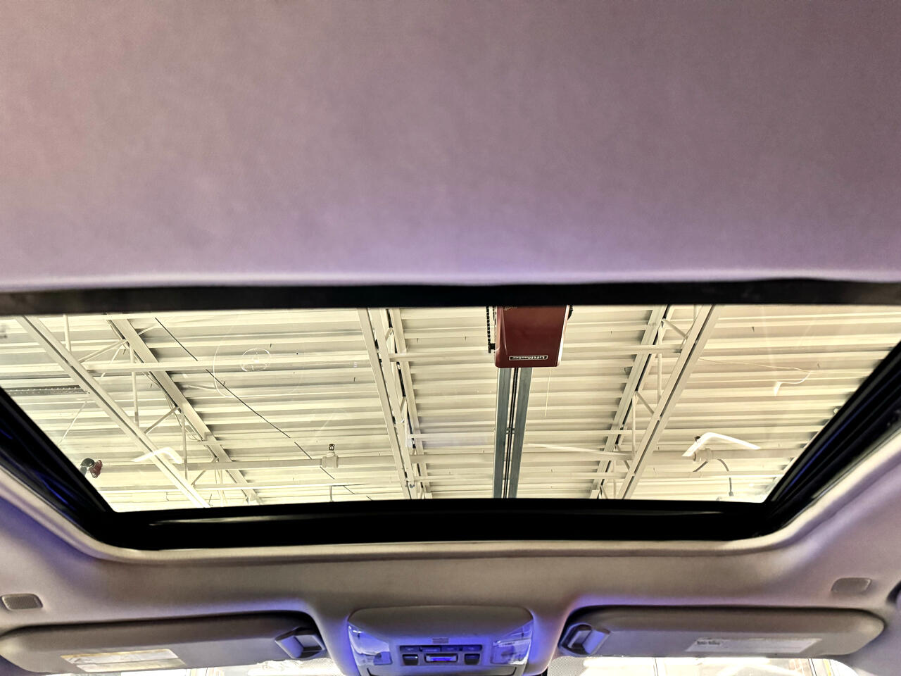 Toyota RAV4 XLE Premium AWD (Natl) 2025