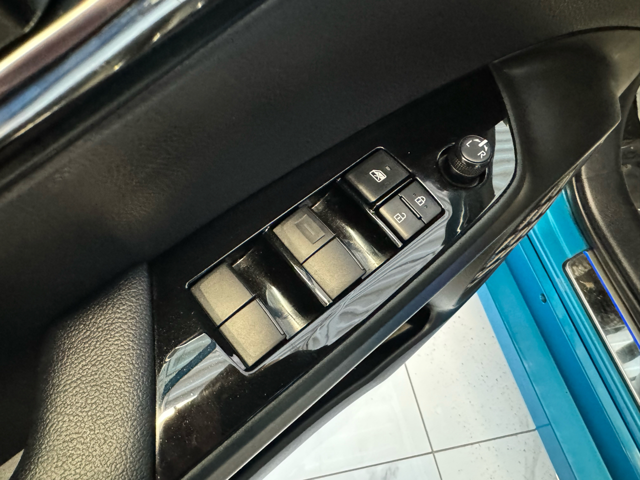 Toyota Prius Prime Limited (Natl) 2021