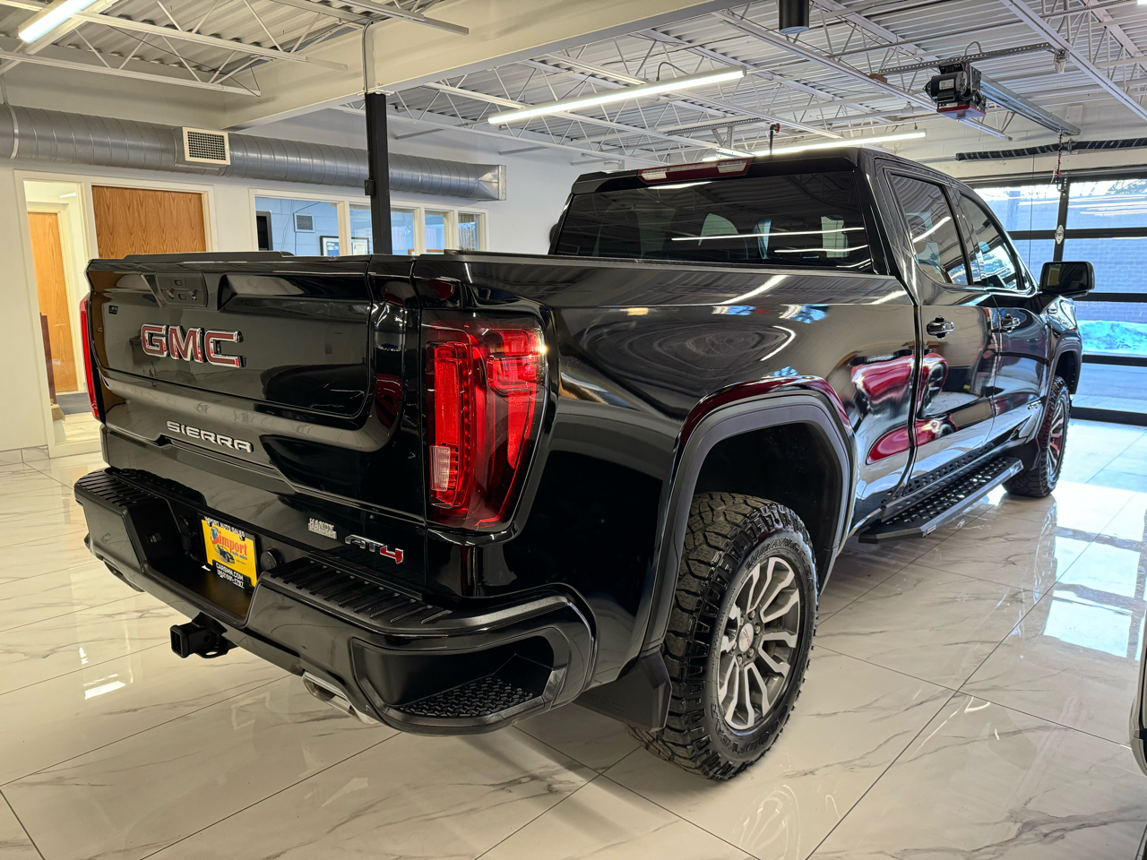 GMC Sierra 1500 4WD Crew Cab 157" AT4 2021