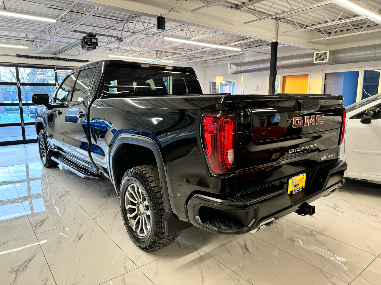 GMC Sierra 1500 4WD Crew Cab 157" AT4 2021