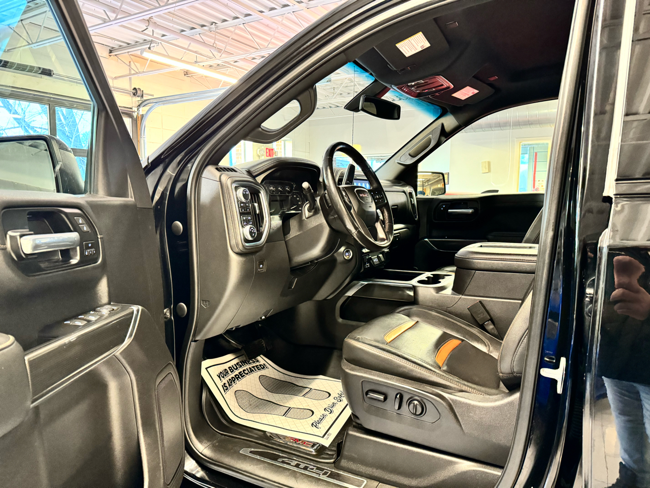 GMC Sierra 1500 4WD Crew Cab 157" AT4 2021