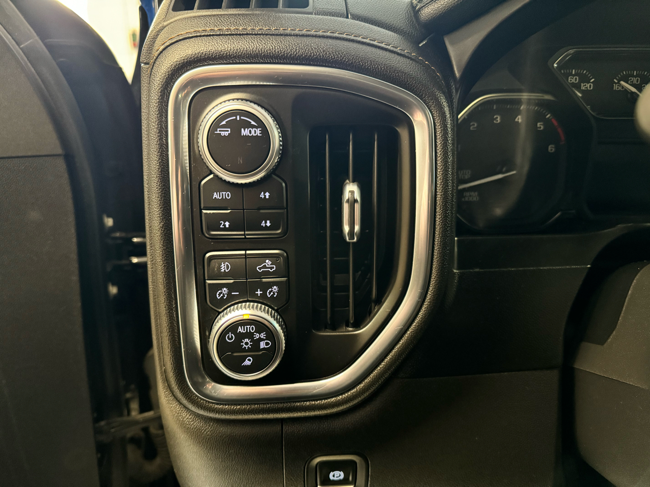 GMC Sierra 1500 4WD Crew Cab 157" AT4 2021