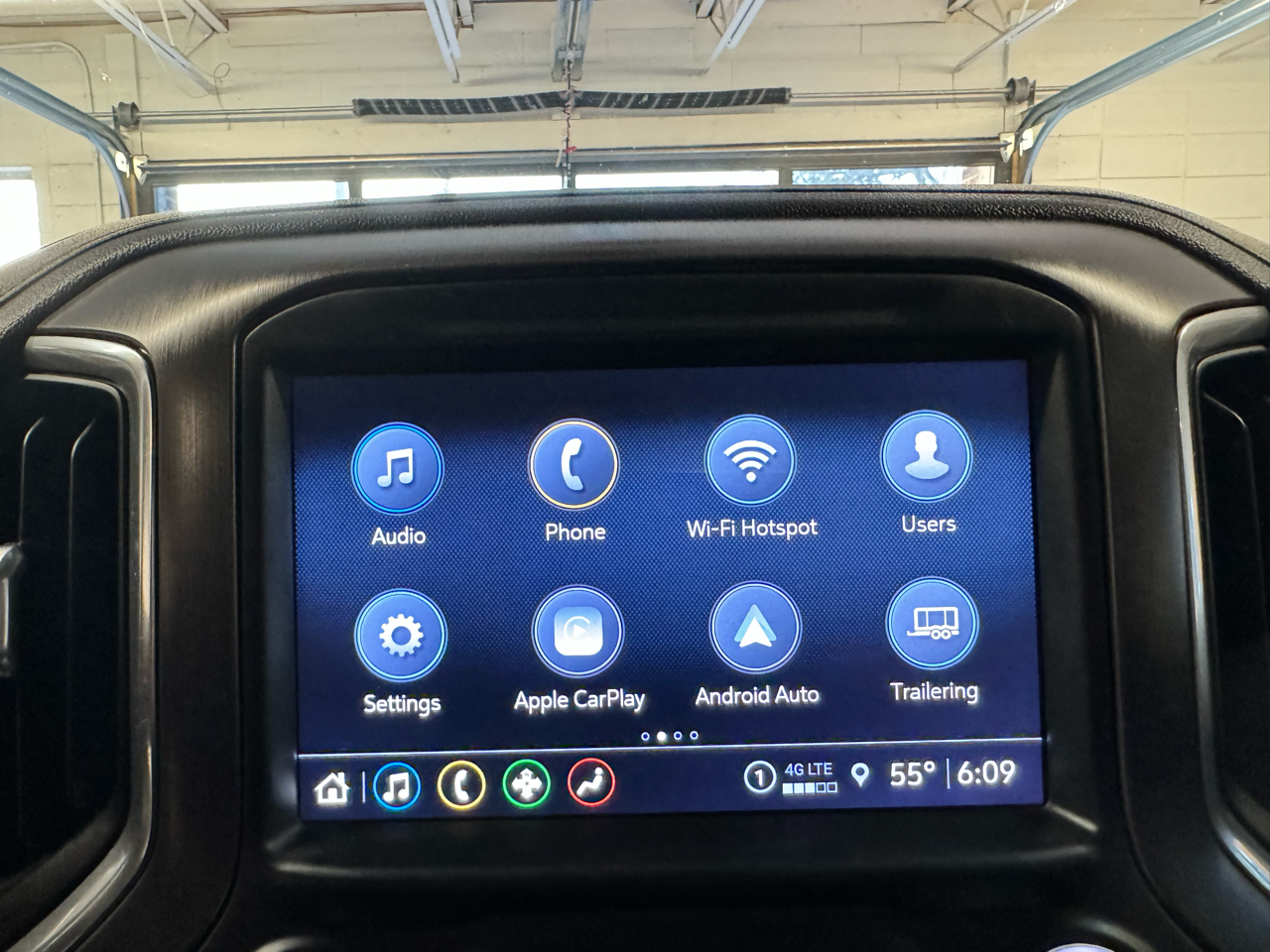 GMC Sierra 1500 4WD Crew Cab 157" AT4 2021