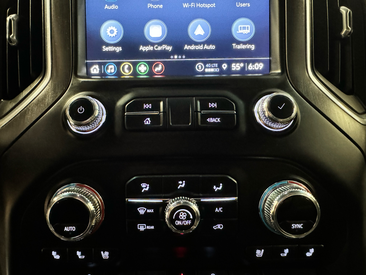 GMC Sierra 1500 4WD Crew Cab 157" AT4 2021